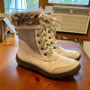 Women’s winter boots - never worn!